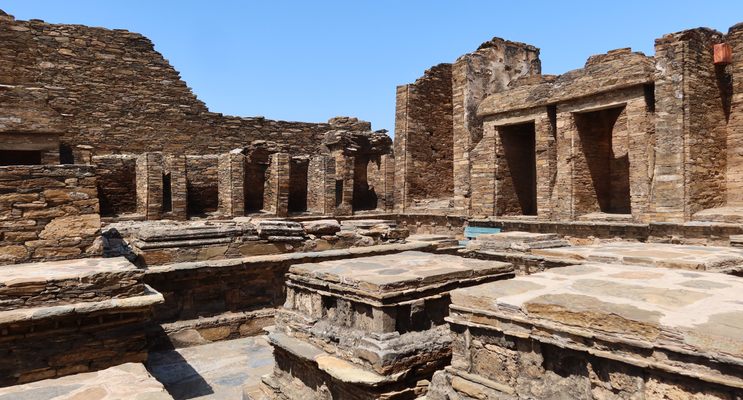 Takht-i-Bahi Image 4