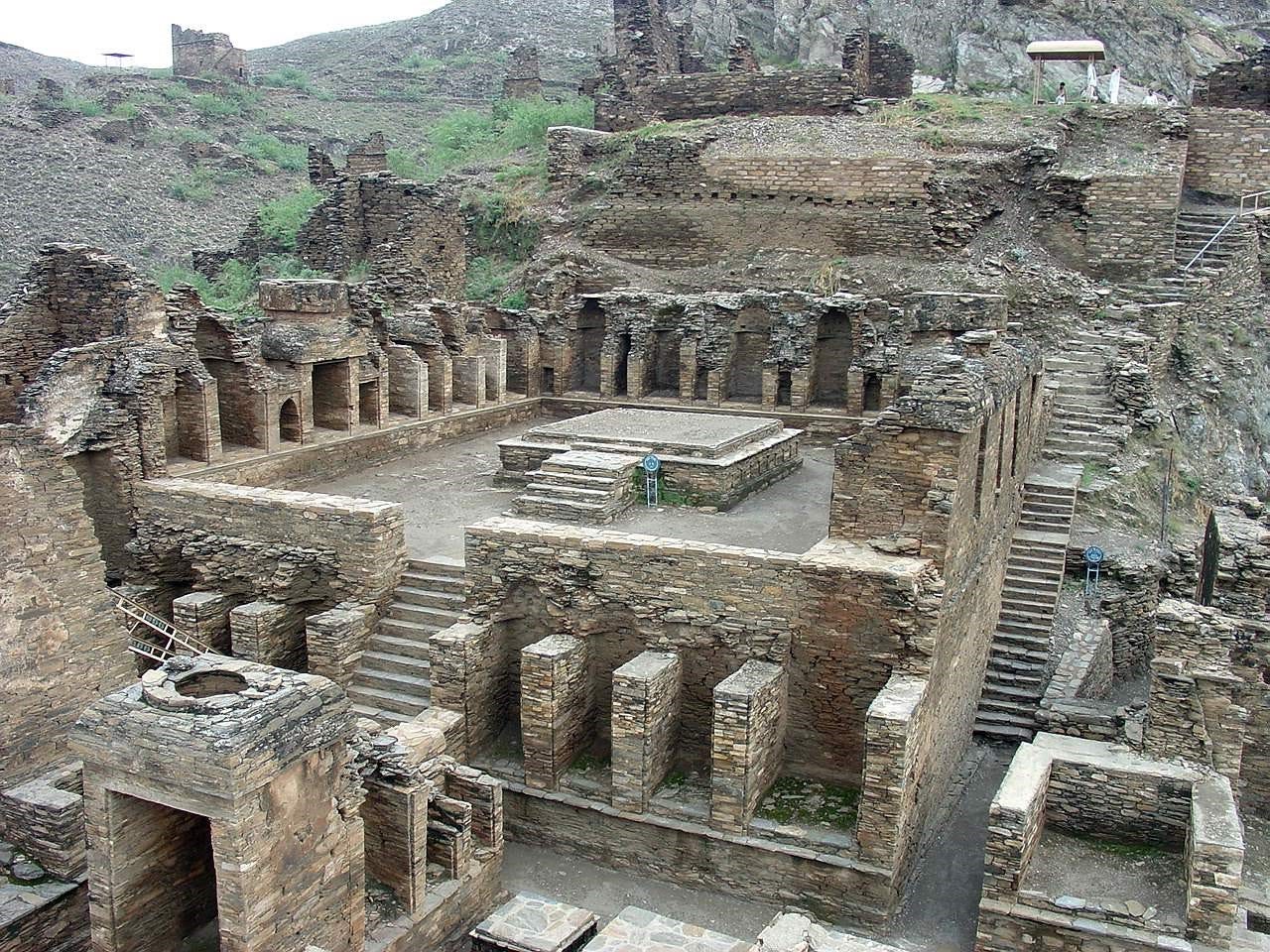 Takht-i-Bahi Image 3